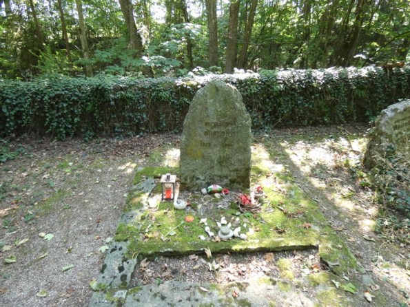 Burton_Grave_Celigny_2